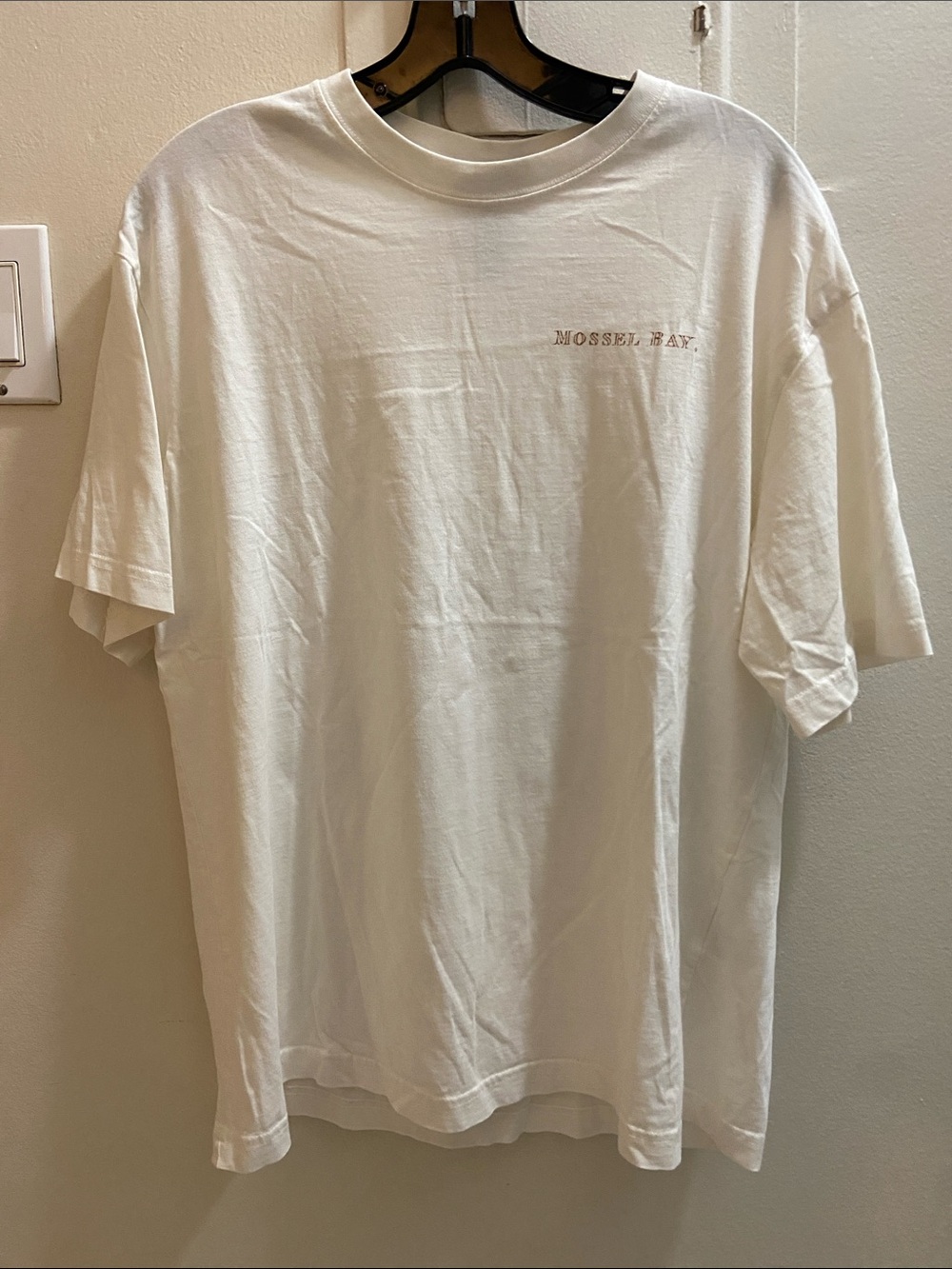 H&M Cream Short-Sleeve Crewneck Tee with Small Chest Text